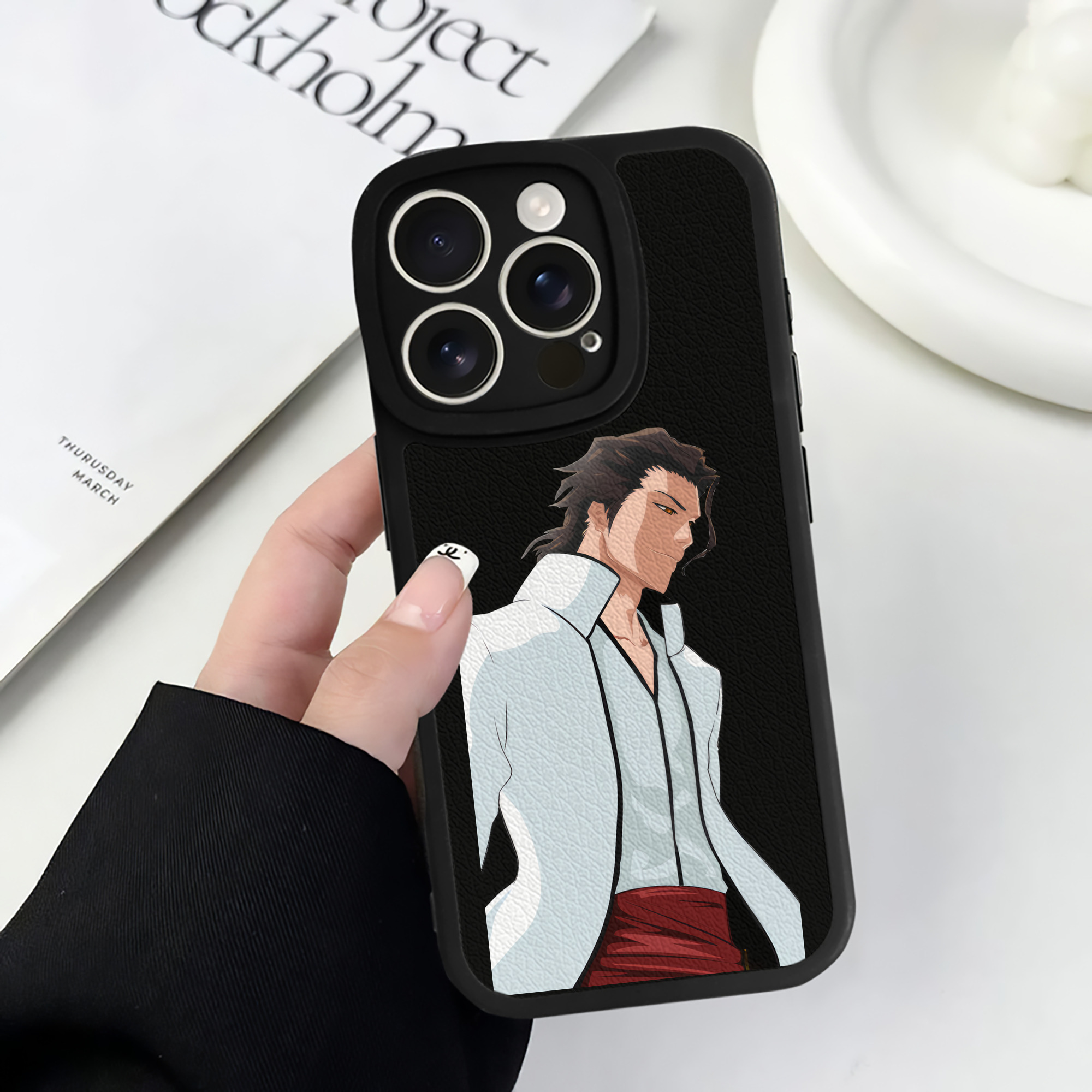 （画像用） ブリーチ 藍染 惣右介（あいぜん そうすけ） BLEACH Aizen Sousuke 【iPhone 16シリーズ対応】シリコンスマホケース（レザー調） 材質：シリコン